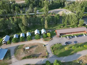 Methow River Lodge