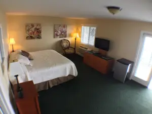 Whitney Mountain Lodge