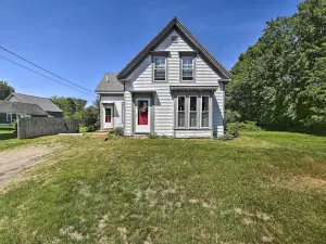 Historic Waldoboro House Near Lakes, Boating, Etc!