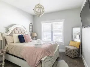 Spacious 4-bdrm on 6 acres near the Tennessee River