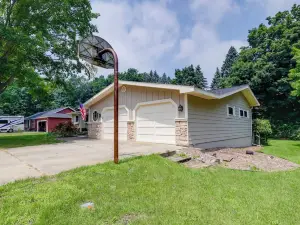 Hart Haven พร้อมเตาผิงอบอุ่น, ดาดฟ้า และเครื่องย่าง!