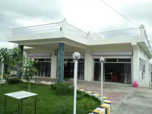 Hotel Poonam Mahal