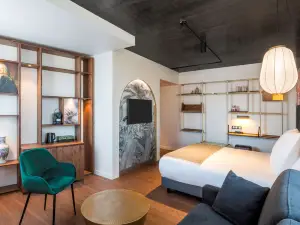 โรงแรมไอเดน โดย เบสท์ เวสเทิร์น ลอริเอ็นต์ เซ็นเตอร์