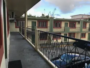 2 Bedroom / 1 Bath Only 9 Miles to Navy Base