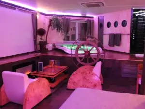 Bubble Lounge Hotel