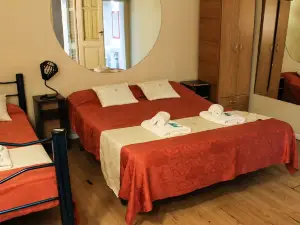 Casi Guemes Hotel