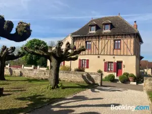 Jan's Place in Burgundy