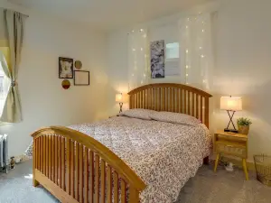 Walk to Restaurants and Shops Apt in Pennsylvania!