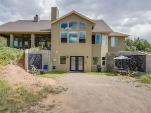 Modern Utah Getaway < 2 Mi to Kolob Canyons