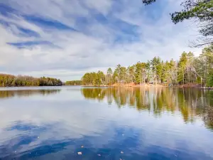 Lakefront Rhinelander Cabin w/ Dock & Fire Pit!
