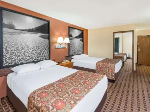 Super 8 by Wyndham Charleston/Sikeston East MO