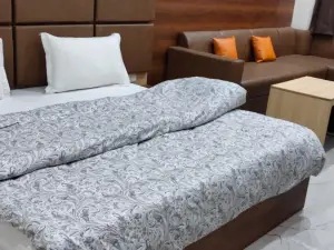 고룸고 프렘 매너 루르키