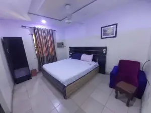 De - Calmcity Guest House