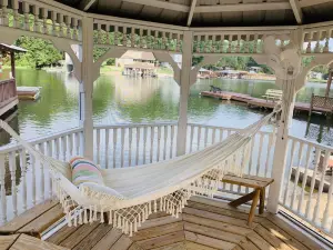 Incredible Lake Harding Waterfront home!!