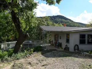 Experience Fall Colors @ Hilltop Cabin w/ Hot Tub, Big Sky Views & River Access!
