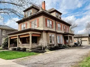 Spacious 5-Bedroom Victorian House in Charming Downtown Franklin