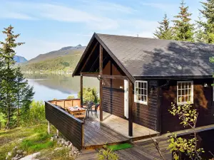person holiday home in Botnhamn