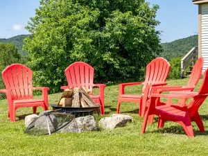 3 Bedroom Home with Views of Mount Elmore - 20 minutes to Stowe