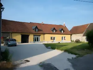 Datcha Bourguignonne, Chambres & Gîte