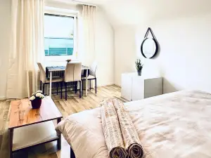 Cozy Garden Villa near Danube For 16P