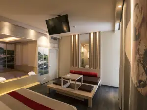 Emotional Grand Motel