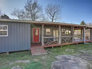Charming Escape w/ Fire Pit in Summerville!
