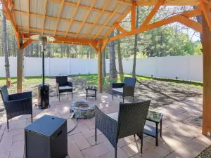 Game Room and Patio Pet-Friendly Oldtown Retreat