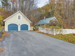 Historic New Hampshire Home 1 Mi to Boat Launch