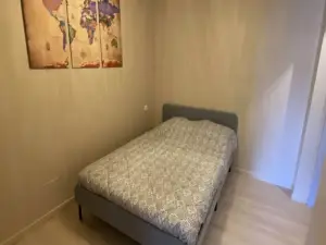 2 Rooms for 4 People