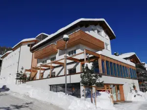 Conrad's Mountain Lodge