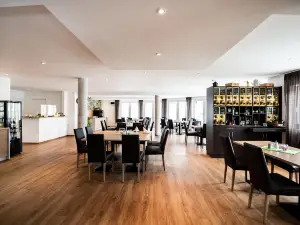 斯特恩廣場酒店