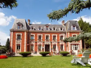 Logis Hôtel Château Corneille