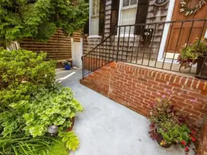 Downtown Annapolis King George 3rd Floor Hideaway