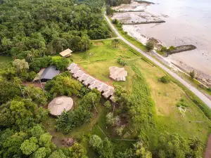 9 Huts on a Hill