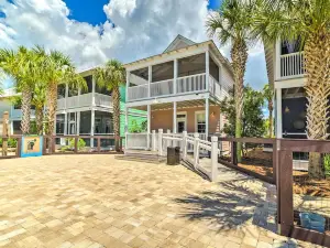 Screened Porch + Beach Access: Port St Joe Cottage