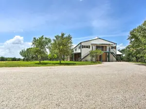 Pilot Point Home w/ Grill & State Park Access!