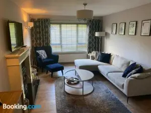 Private Room in Modern Detached House