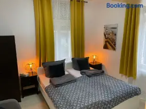 Schönes Apartment am Rhein - Zentral
