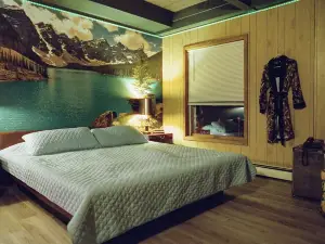 Vintage kitsch 70s/80s themed house with indoor pool and backyard creek