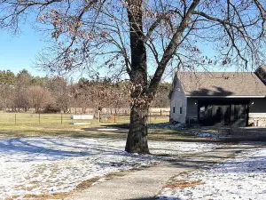 DeMotte Area Upscale, Secluded Home on 3.5 Acres w Firepit, Gym & Game Room