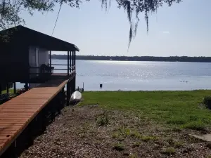 Rustic Fishing Cabin on Lake Swan, Melrose