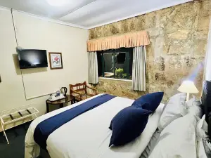 Pinetree Inn Hotel
