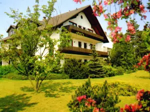 Landhotel Sonneneck - Breuna im Naturpark
