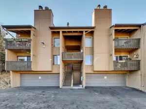 Mountain Charm and Scenic Balcony - Cozy Rustic Retreat