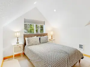 Two-story getaway with a washer/dryer, central AC, & WiFi - dogs welcome