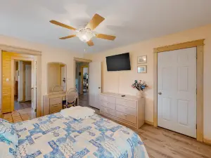 Spacious home near beach & stocked lake with sunroom, W/D & AC - quiet location