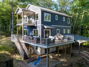 Private Beach Access and Lake Michigan Views - Tranquil Haven