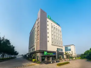 Holiday Inn Express Greater Noida Knowledge Park
