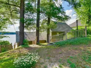 Cozy Cohocton Cottage w/ Private Beach & Deck!