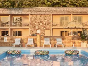 The June Motel, Sauble Beach